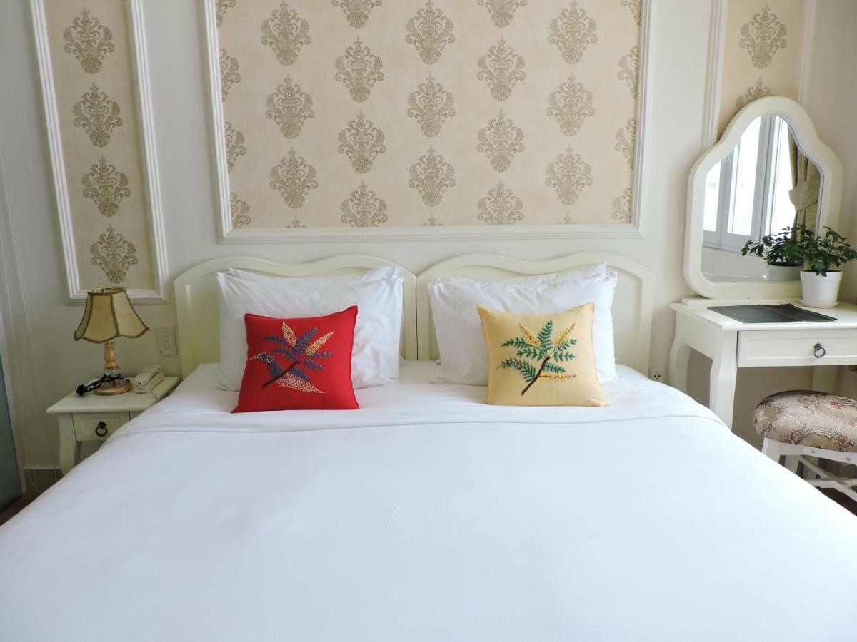 Chez Lotus Hotel Ho Chi Minh City Exterior photo